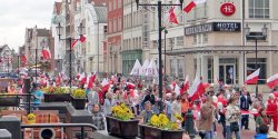Na ulice powr�c� pochody, wiece i defilady?