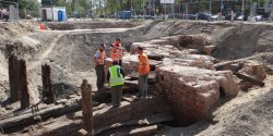 Archeolodzy kopi� ju� na g��boko�� ponad 3 metr�w i nadal odkrywaj� kolejne skarby