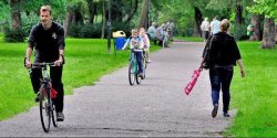 Savoir-vivre na ścieżce rowerowej, czyli co może pieszy i rowerzysta?