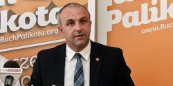  Pose� chce przyj�� mandat za wykroczenie drogowe, ale nie mo�e, bo ma immunitet. Sprawa znajdzie fina� w s�dzie