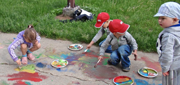 Dzieci koloruj podwrka w ramach Festiwalu Przemysw Kreatywnych - zobacz zdjcia