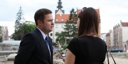 Adam Hofman: W Elbl�gu sukces mo�na zrobi� tylko w jeden spos�b