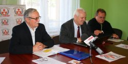 NPJE w swoim programie przygl�da si� Komunalnym Zasobom Mieszkaniowym i chce odpolityczni� UM