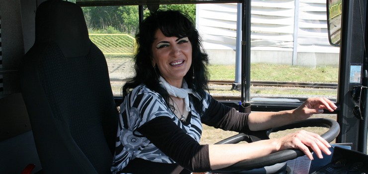 Jestem Pani swojej pracy - mwi Agnieszka Lewicka, jedyna elblanka prowadzca miejski autobus