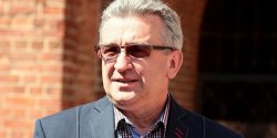 Sonda� wyborczy tvn24.pl: Prowadzi Nowak 32% przed  Gelert 25%
