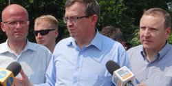 Tadeusz Cymaski: Nie dziwi si premierowi, e nie wyszed dzisiaj do mieszkacw (…) to nie byaby odwaga – to byby heroizm  