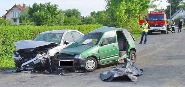 Brawura na drodze, ignorowanie znaków ograniczających prędkość. Tak jeździmy?