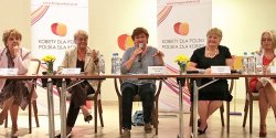 „Komu powierzy�by� swoje dzieci, pieni�dze i szcz�cie? G�osuj na kobiet�!”