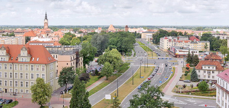 Zobacz panoram Elblga z tarasu wiey zegarowej Urzdu Miasta - tam, gdzie przeszo spotyka si z teraniejszoci