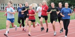 Start Elbl�g b�dzie gra� o pierwsz� czw�rk�. Na pocz�tek trening biegowy - zobacz zdj�cia