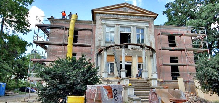 Prace docelowe w willi przy ul.Bema 53 jeszcze przed nami