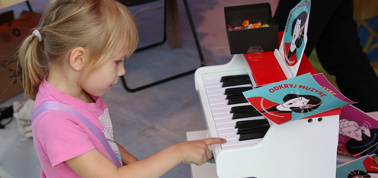 Chcesz odsłuchać swoje stare nagrania? Biegnij do MUZOBUSA!