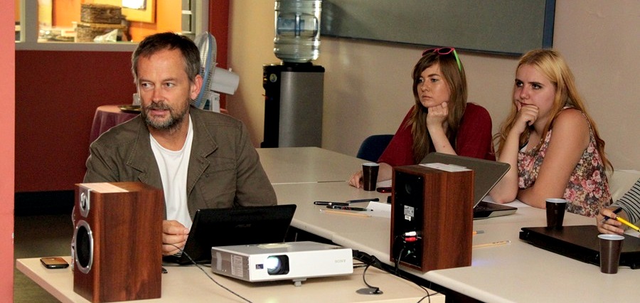 „Niektórym się wydaje, że żeby pisać wiersze, trzeba nie wiadomo co robić”-Michał Zabłocki o warsztatach poetyckich