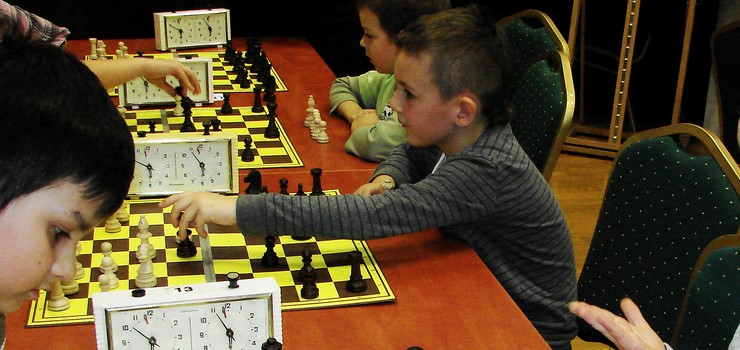 Od września dzieci w elbląskich szkołach, w ramach zajęć, będą uczyć się gry w szachy