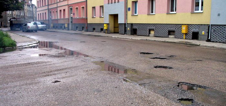  Roszczenia o odszkodowanie z tytuu uszkodzenia pojazdu na skutek zego stanu nawierzchni jezdni 