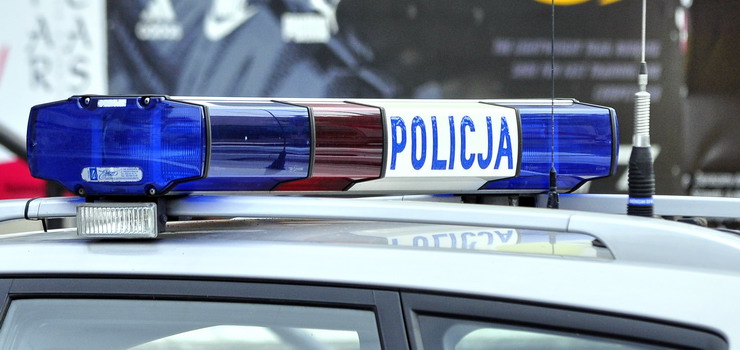 Brutalny napad na sklep w Elblągu. Uderzył ekspedientkę butelką w głowę i próbował ukraść utarg