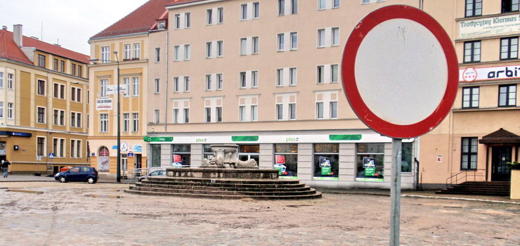 Portfel lejszy o 250 z i punkty karne na koncie. Warto parkowa na placu?
