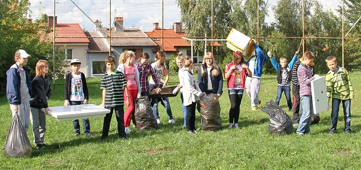 Młodzi elblążanie dziś sprzątają miasto - zobacz zdjęcia z akcji