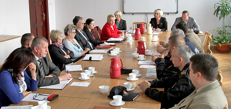 Młodociani zdemoralizowani i niebezpieczni? Służby i radni pytają jak walczyć z problemem?