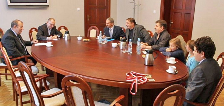 Modzi elblscy szachici z wizyt u prezydenta Jerzego Wilka