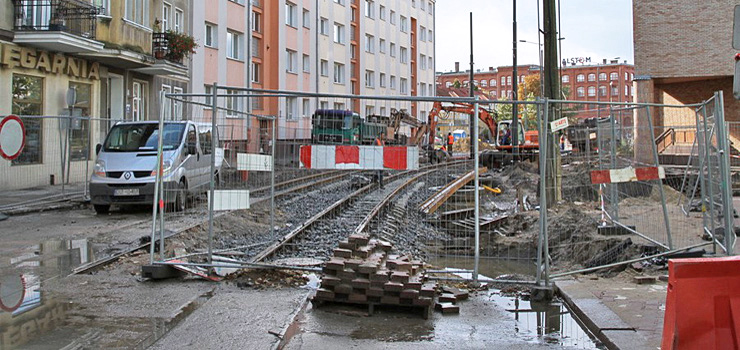 Kadli kabel na zlecenie firmy Energa i uszkodzili kana sanitarny. Kto za to zapaci?