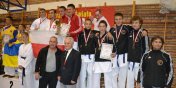 6 medali M FSKA elblskich karatekw ANDREXU