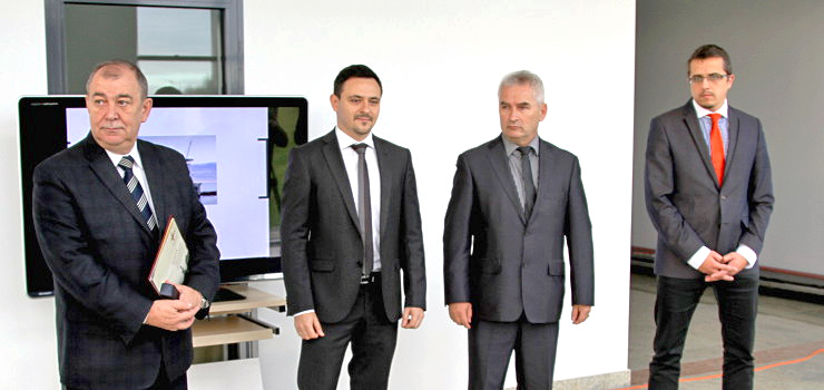 Spawacze, monterzy, inżynierowie... do pracy marsz. Na Modrzewinę