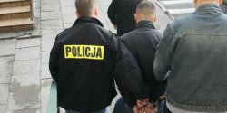 Ci�g dalszy awantury przed nocnym lokalem.Areszt dla m�czyzn gro��cych pracownikom lokalu 