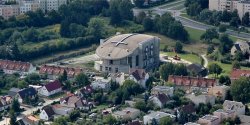 Libacje, zastraszanie i groby podpalenia drewnianej kaplicy przy ul.Czstochowskiej. Bd patrole
