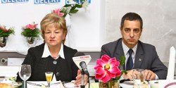 Jerzy Wcis�a zosta� przewodnicz�cym PO. By� jedynym kandydatem