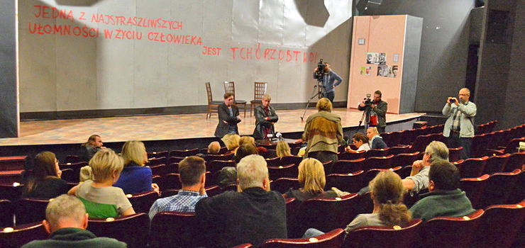 Beata Przewłocka: "Jest takie nasze powiedzenie - dobry aktor zmienia teatr, a zły aktor zmienia dyrektora"