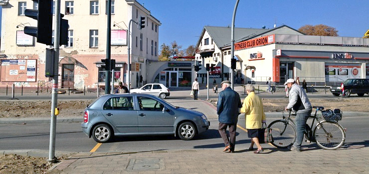 Przejście dla pieszego? Tam, gdzie nie ma świateł, rządzą kierowcy