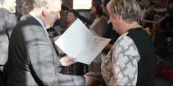 Z okazji Dnia Edukacji Narodowej 33 elbl�skich nauczycieli otrzyma�o Nagrody