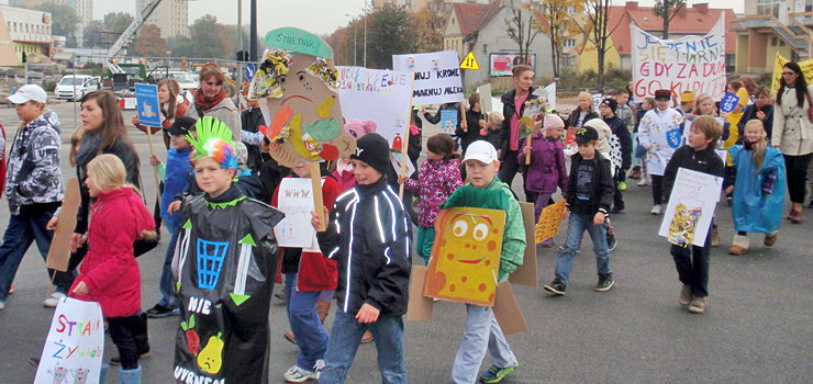 "Nie marnuj jedzenia, bo pójdziesz do więzienia". Strajk przeszedł ulicami Elbląga