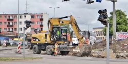 Z terenu budowy DW 503 ukradziono kopark�