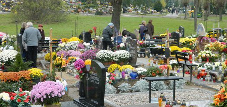1 listopada - okazja, by nad grobami bliskich spotkać się z widywaną sporadycznie rodziną