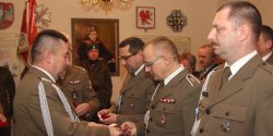 Uroczysta zbi�rka Dow�dztwa 16 PDZ