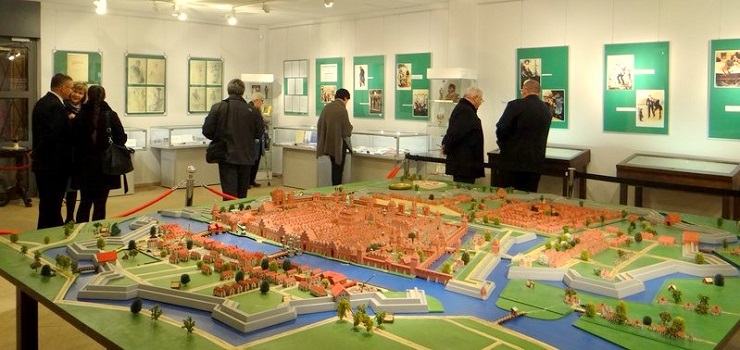 Wystawa, wiersze i pieśni. Elbląg rozpoczyna obchody Święta Niepodległości