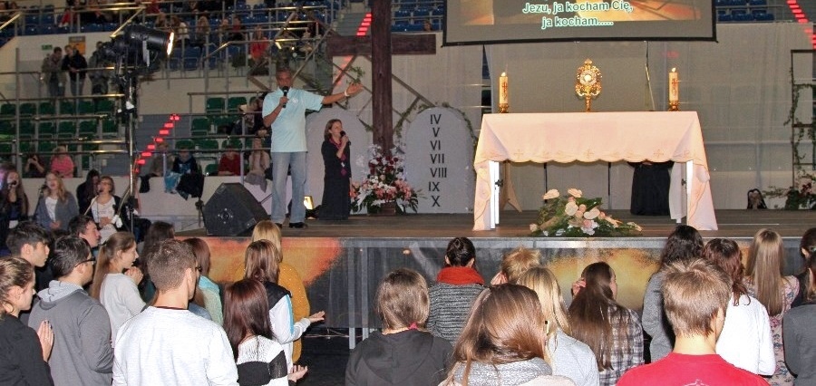 Kto miał prawo robić zdjęcia na Rekolekcjach Odnowy Wiary?