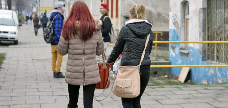 Cienka granica midzy zabaw a przeklestwem. "Ciacha" szukaj akceptacji w Internecie?