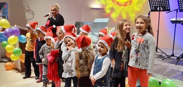 "Julia to taki nasz promyczek" - na rzecz elblanki odby si koncert i licytacja 