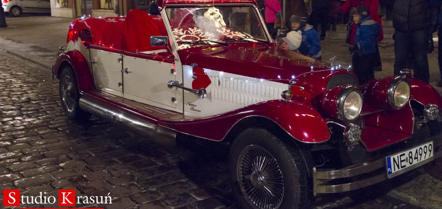 Wielka iluminacja na starówce. Choinka, Mikołaj i słodkości dla elblążan