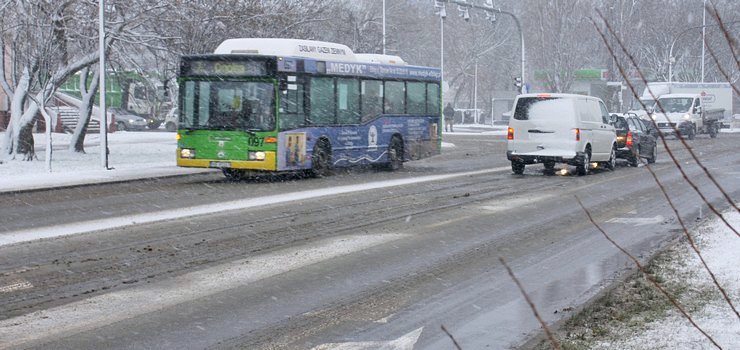 Uwaga na drogach lisko. Tylko wczoraj dwa wypadki i dziewi kolizji