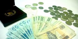 Nie wiedzia� sk�d monety wzi�y si� w jego samochodzie…
