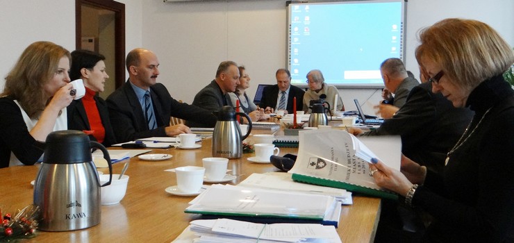 Radni zamiast o finansach, mówili o wizji i marzeniach