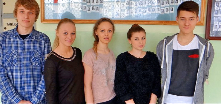 Studniówka to symbol przechodzenia z młodzieńczej beztroski w pełną odpowiedzialności dorosłość