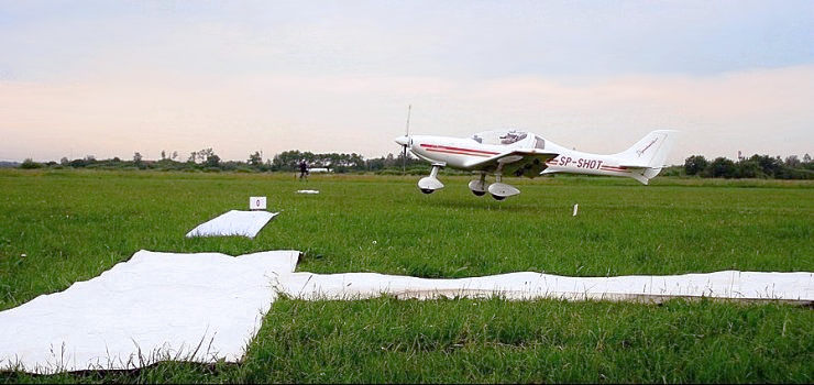 Kiedy samoloty w Elblągu wystartują z utwardzonego pasa?