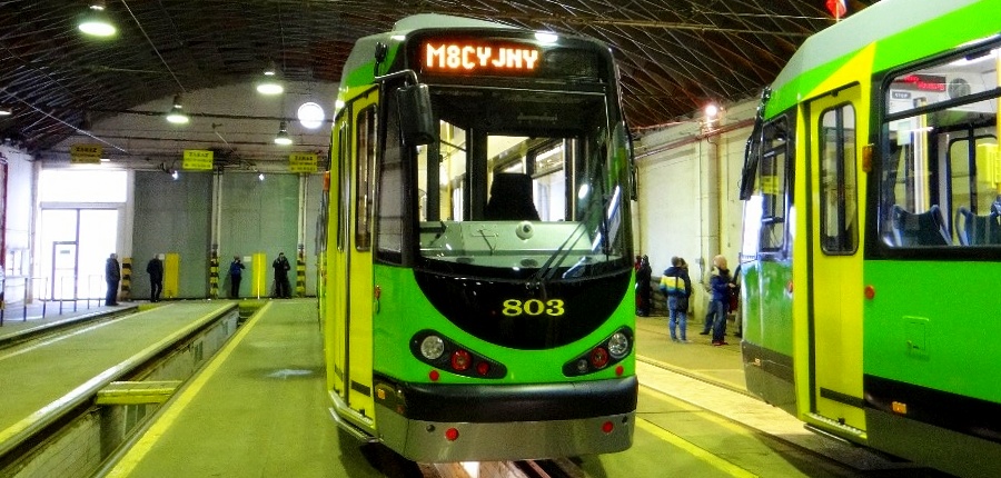 Z Augsburga przez Poznań aż do Elbląga. Stare-nowe tramwaje mkną już po torach
