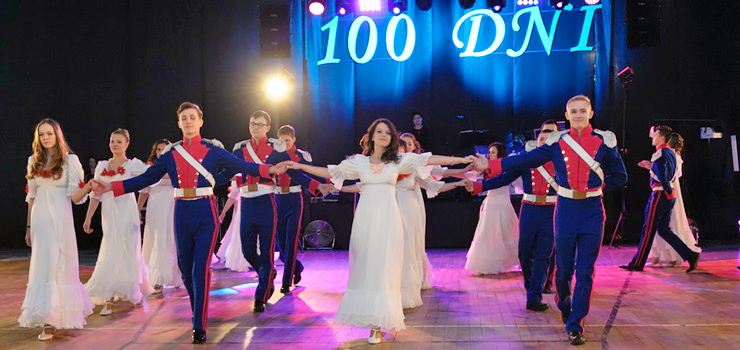 Za nami Studniówka III LO. Prezentujemy fotorelację z tego wydarzenia