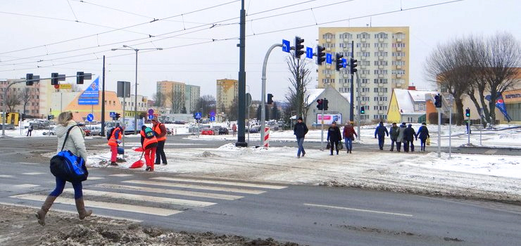 Do biegu, gotowi, start! Truchtem przez przejcie - inaczej spotkasz si z tramwajem. Materia filmowy